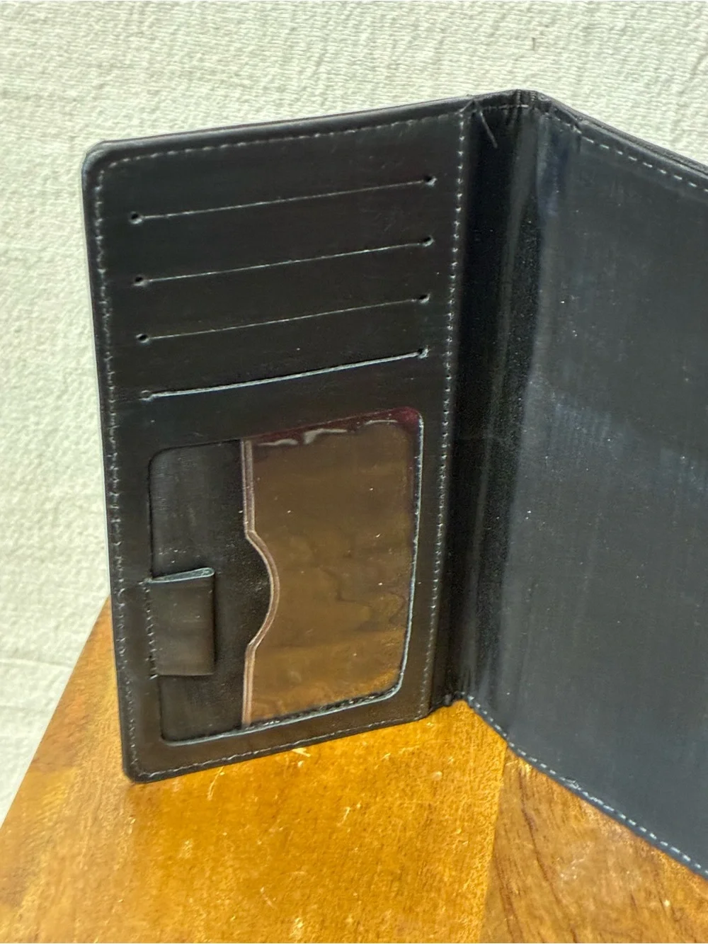 Vintages Harley-Davidson Black Leather Bifold Wallet with Silver Shield Emblem